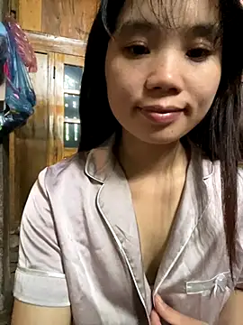 Snapshot of Ngoc-bbi chatting on October 28, 2025, 1:42 am Ngoc-bbi online show from October 28, 2025, 1:42 am