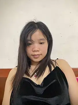 Snapshot of Ngoc-bbi chatting on November 10, 2025, 5:45 pm Ngoc-bbi online show from November 10, 2025, 5:45 pm