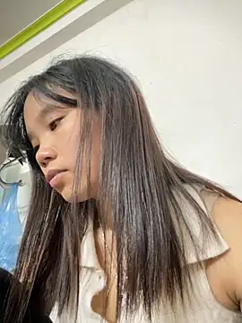 Snapshot of Ngoc-bbi chatting on November 11, 2025, 5:51 am Ngoc-bbi online show from November 11, 2025, 5:51 am