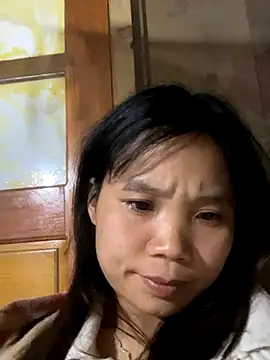 Snapshot of Ngoc-bbi chatting on November 25, 2025, 2:28 pm Ngoc-bbi online show from November 25, 2025, 2:28 pm