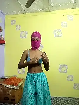 Snapshot of Cute-Rashmii chatting on October 14, 2025, 8:59 am Cute-Rashmii online show from October 14, 2025, 8:59 am