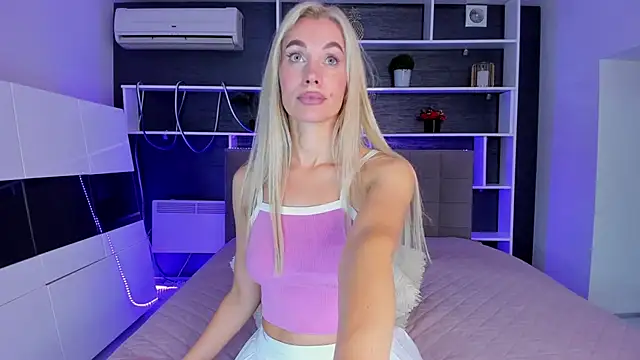 Snapshot of SabrinaSharm chatting on November 29, 2025, 12:52 pm SabrinaSharm online show from November 29, 2025, 12:52 pm