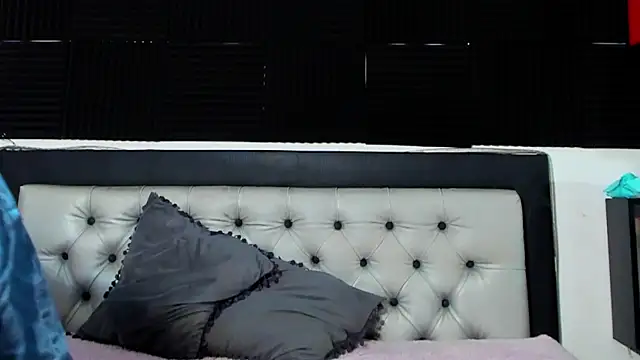 Snapshot of Akalidemon chatting on October 1, 2025, 3:23 am Akalidemon online show from October 1, 2025, 3:23 am