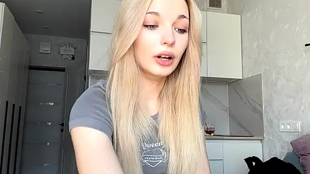Snapshot of MycuteMolly chatting on October 2, 2025, 10:33 am MycuteMolly online show from October 2, 2025, 10:33 am