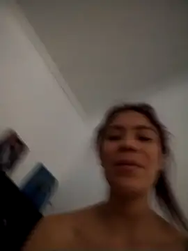 dulcelatin21 online show from November 30, 2025, 5:17 pm