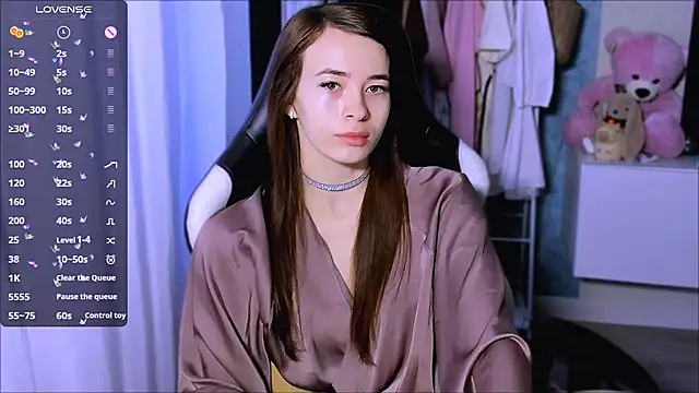 ZoyaMill online show from September 23, 2025, 4:37 am