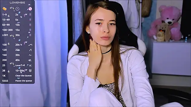 ZoyaMill online show from September 28, 2025, 5:35 am