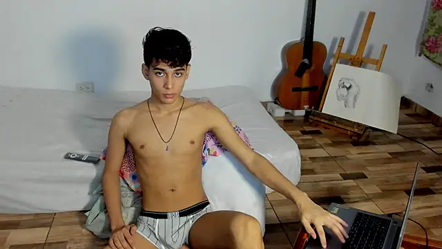 AliottTwink online show from December 3, 2025, 1:13 am