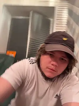 Snapshot of desiredude9 chatting on November 17, 2025, 6:35 pm desiredude9 online show from November 17, 2025, 6:35 pm