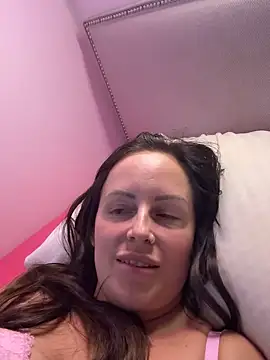 nightingale27 online show from October 2, 2025, 9:44 pm