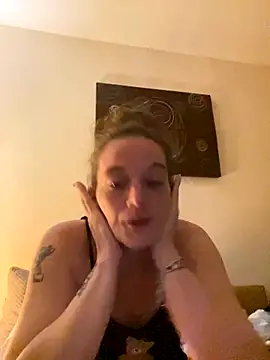 kittykatbean online show from November 9, 2025, 5:11 pm