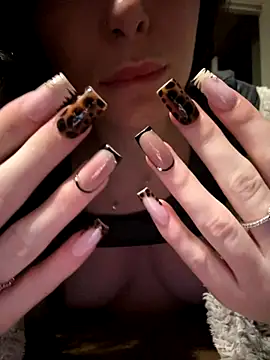 Sophsaysxox online show from November 14, 2025, 11:13 pm