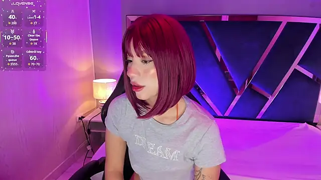 Snapshot of ZharaLux chatting on October 21, 2025, 12:06 pm ZharaLux online show from October 21, 2025, 12:06 pm