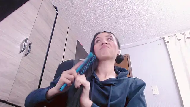 Snapshot of scarlett_vonrose chatting on October 3, 2025, 8:50 pm scarlett vonrose online show from October 3, 2025, 8:50 pm