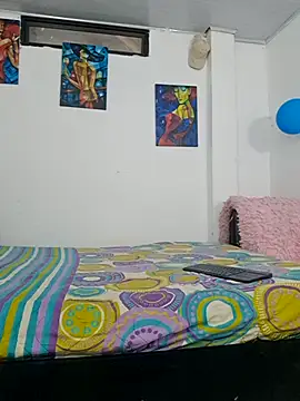 zoe stp latina online show from November 11, 2025, 6:19 pm