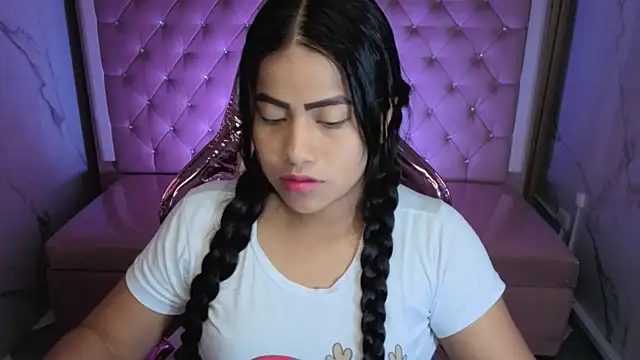 Victoria b  online show from November 12, 2025, 7:57 pm