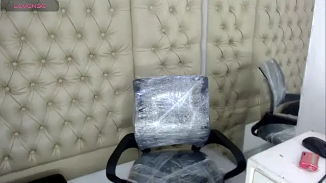 JessicaHott01 online show from November 29, 2025, 7:39 pm