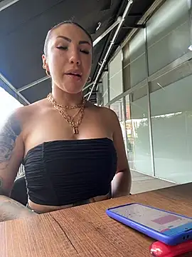 Sarahlove 90 online show from September 23, 2025, 8:45 pm