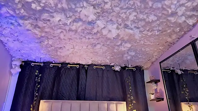 melody-rouss online show from September 18, 2025, 3:30 am