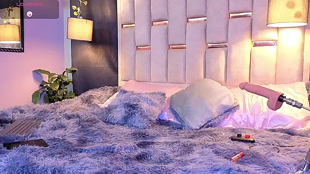 melody-rouss online show from September 21, 2025, 4:25 am