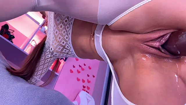 Snapshot of Crystallana chatting on November 4, 2025, 8:24 am Crystallana online show from November 4, 2025, 8:24 am