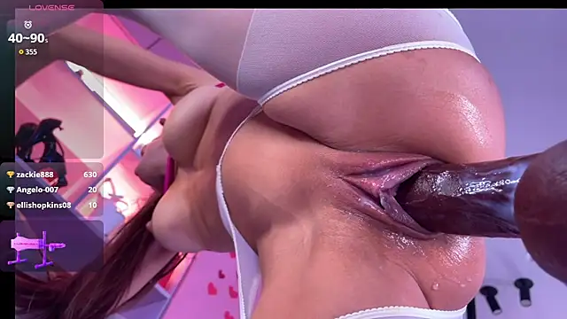 Snapshot of Crystallana chatting on November 19, 2025, 8:25 am Crystallana online show from November 19, 2025, 8:25 am