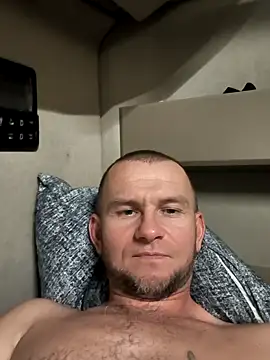 RoadDaddyXL online show from October 15, 2025, 9:59 pm