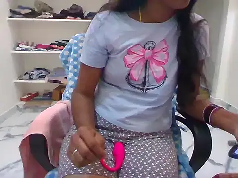 Snapshot of raasi_telugu chatting on September 22, 2025, 5:04 pm raasi telugu online show from September 22, 2025, 5:04 pm