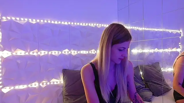 Snapshot of Aishha_ chatting on September 9, 2025, 5:18 am Aishha online show from September 9, 2025, 5:18 am