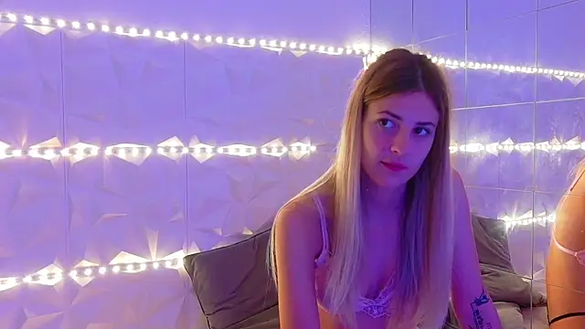 Snapshot of Aishha_ chatting on September 10, 2025, 5:18 am Aishha online show from September 10, 2025, 5:18 am