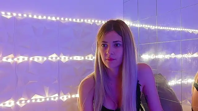 Snapshot of Aishha_ chatting on September 12, 2025, 5:18 am Aishha online show from September 12, 2025, 5:18 am