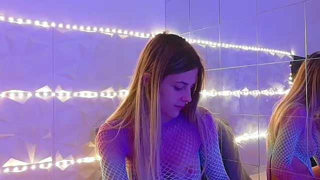 Snapshot of Aishha_ chatting on October 6, 2025, 5:16 am Aishha online show from October 6, 2025, 5:16 am