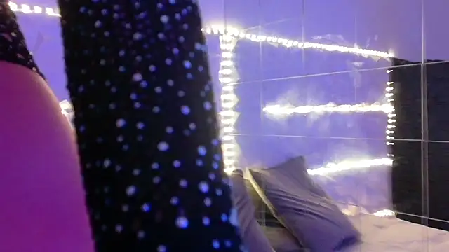 Snapshot of Aishha_ chatting on October 13, 2025, 5:07 am Aishha online show from October 13, 2025, 5:07 am