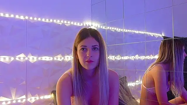 Snapshot of Aishha_ chatting on October 17, 2025, 5:10 am Aishha online show from October 17, 2025, 5:10 am