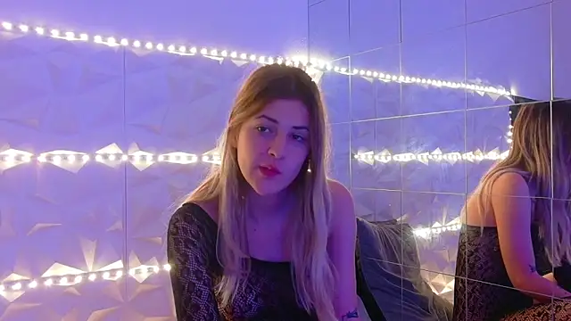 Snapshot of Aishha_ chatting on October 31, 2025, 6:03 am Aishha online show from October 31, 2025, 6:03 am