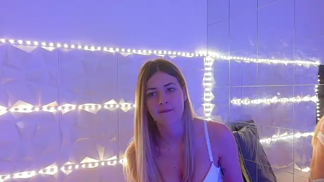 Snapshot of Aishha_ chatting on November 17, 2025, 6:08 am Aishha online show from November 17, 2025, 6:08 am