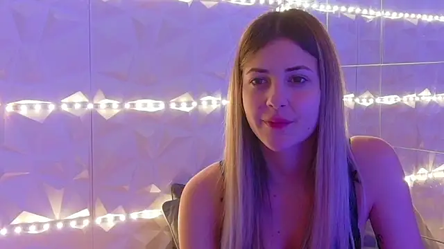 Snapshot of Aishha_ chatting on December 1, 2025, 5:56 am Aishha online show from December 1, 2025, 5:56 am