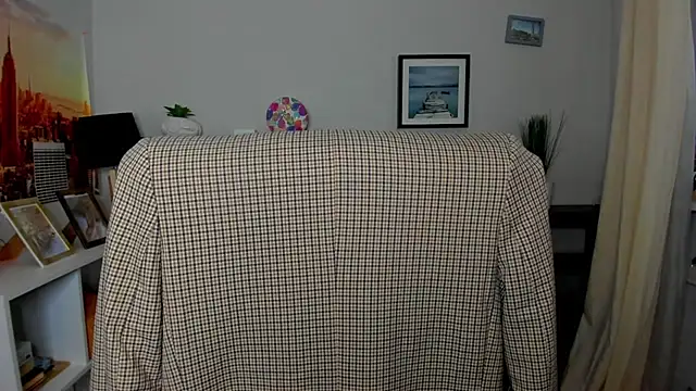 Velvet Jasmine online show from November 1, 2025, 7:32 am