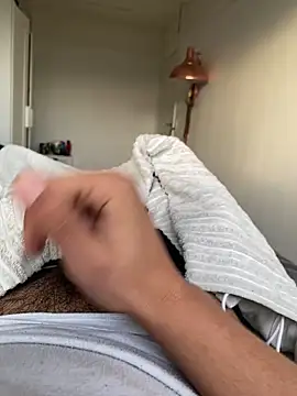 Snapshot of TrTrt999 chatting on November 18, 2025, 7:35 am TrTrt999 online show from November 18, 2025, 7:35 am