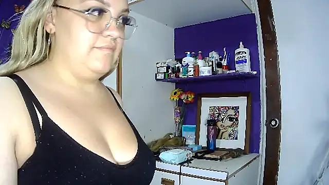 Snapshot of Sasha_TK chatting on October 26, 2025, 9:10 pm Sasha TK online show from October 26, 2025, 9:10 pm