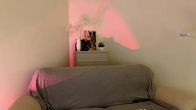 BlurryWish online show from December 17, 2025, 12:44 pm