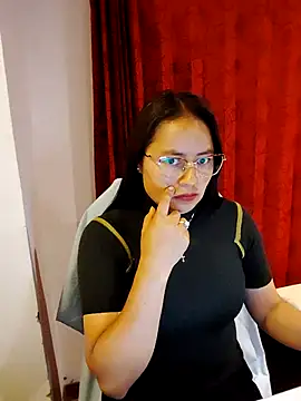 Snapshot of Daliz_Leon chatting on November 11, 2025, 11:27 pm Daliz Leon online show from November 11, 2025, 11:27 pm