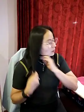 Snapshot of Daliz_Leon chatting on November 29, 2025, 12:24 am Daliz Leon online show from November 29, 2025, 12:24 am