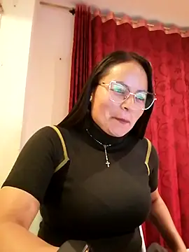 Snapshot of Daliz_Leon chatting on December 4, 2025, 1:48 am Daliz Leon online show from December 4, 2025, 1:48 am