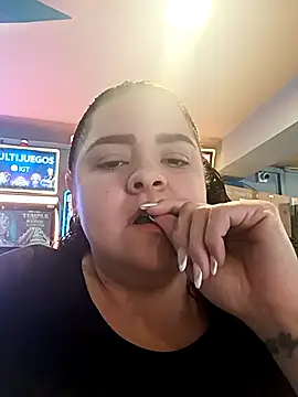 Miss Adriana01 online show from September 9, 2025, 4:50 pm