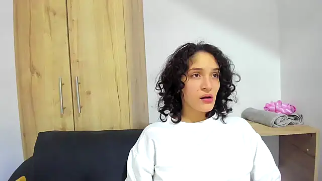 TeensNews18 online show from September 13, 2025, 11:04 pm