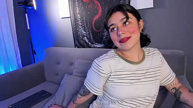 flower smith  online show from November 11, 2025, 11:43 am