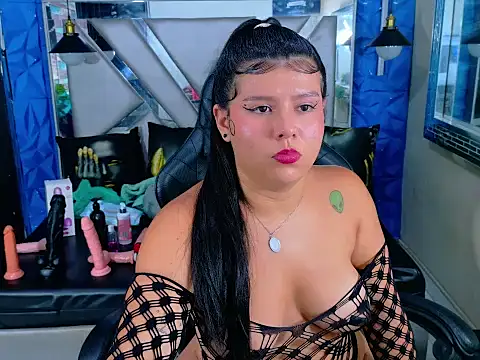 Snapshot of Selene_Thomson chatting on September 9, 2025, 4:23 am Selene Thomson online show from September 9, 2025, 4:23 am