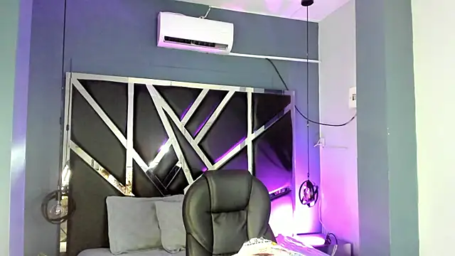 Snapshot of Julieth_brown_ chatting on September 27, 2025, 8:47 pm Julieth brown online show from September 27, 2025, 8:47 pm
