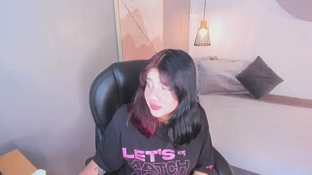 Snapshot of Julieth_brown_ chatting on November 14, 2025, 8:07 pm Julieth brown online show from November 14, 2025, 8:07 pm